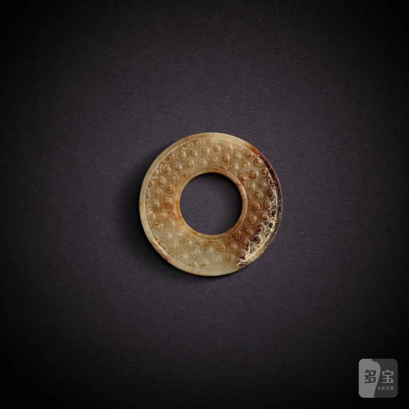 A white and russet jade ring, huan, Eastern Zhou dynasty, Spring and Autumn period | 東周春秋 白玉穀紋環 - 图2